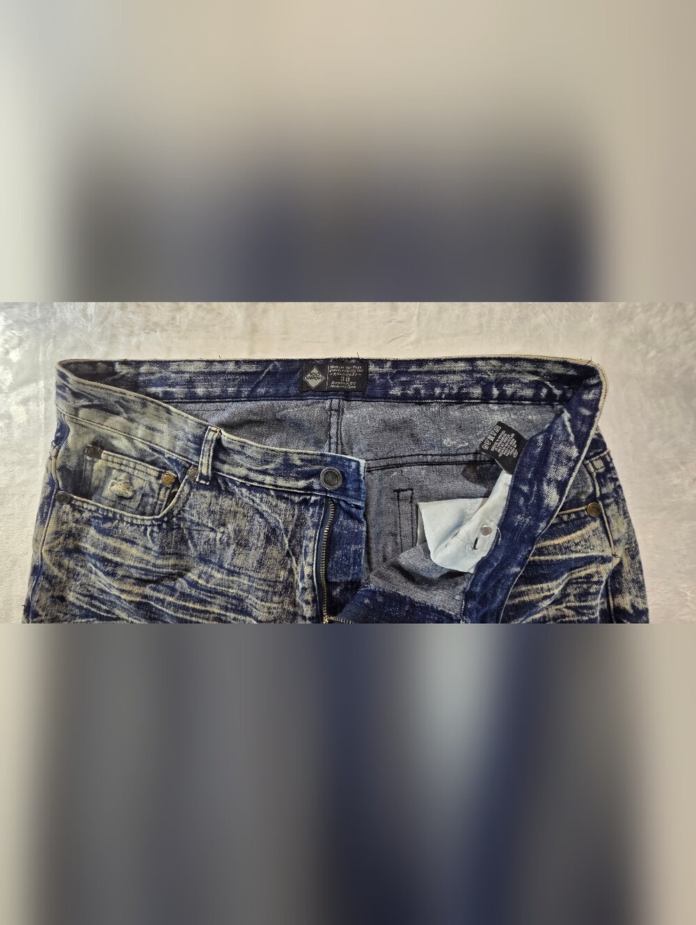 Road Narrows Men’s Blue Washed Jeans - Distressed Classic Denim - 0011